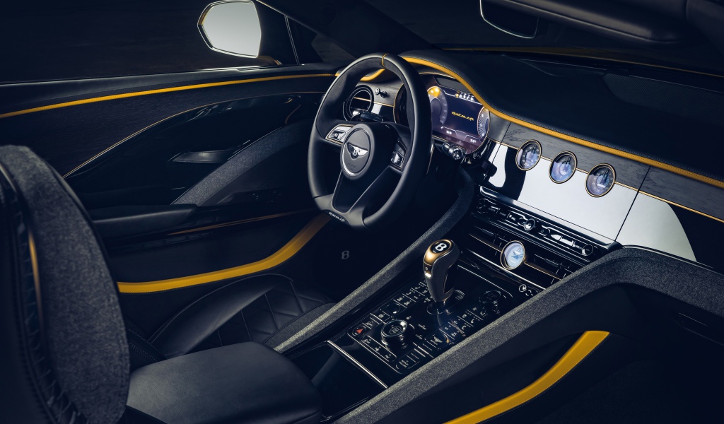 Дорогой черный салон автомобиля Bentley Mulliner Bacalar 2020 года 