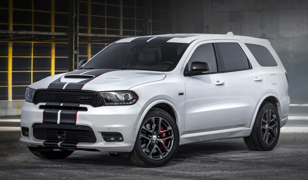Внедорожник Dodge Durango SRT, 2020 года в гараже 