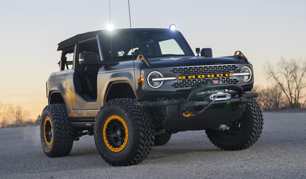 Автомобиль Ford Bronco Badlands Sasquatch 2-Door Concept 2020 года