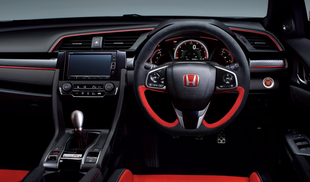Салон автомобиля Honda Civic Type R 2020 года 