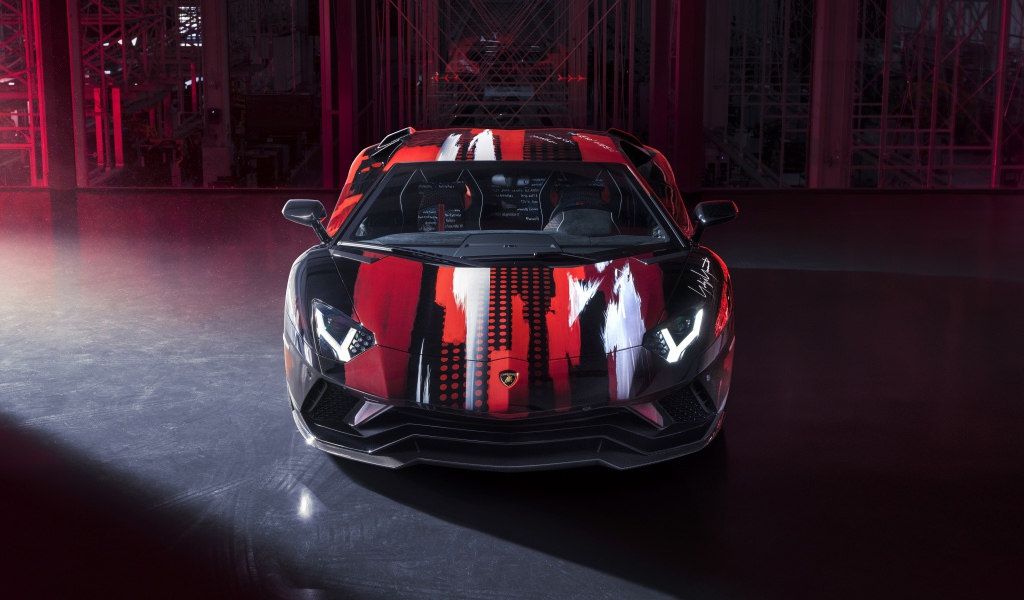 Спортивный автомобиль  Lamborghini Aventador S, 2021 года вид спереди