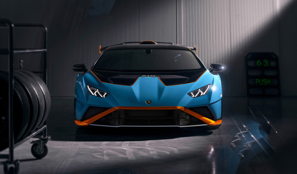 Автомобиль Lamborghini Huracán STO 2021 года вид спереди