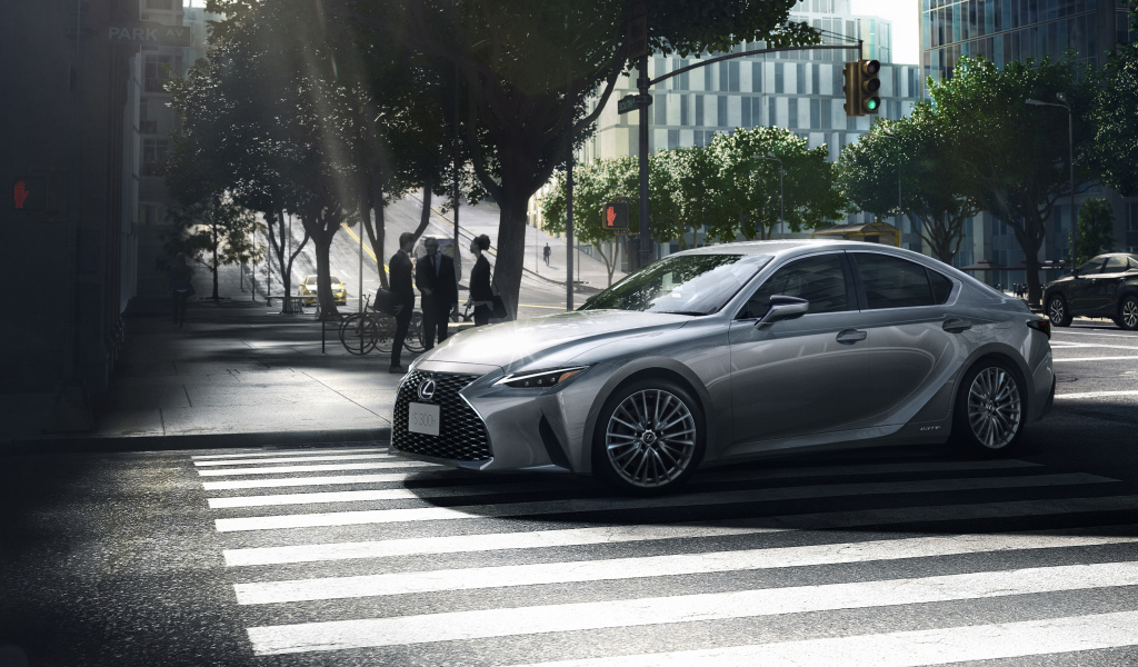 Автомобиль Lexus IS 300h 2021 года в городе