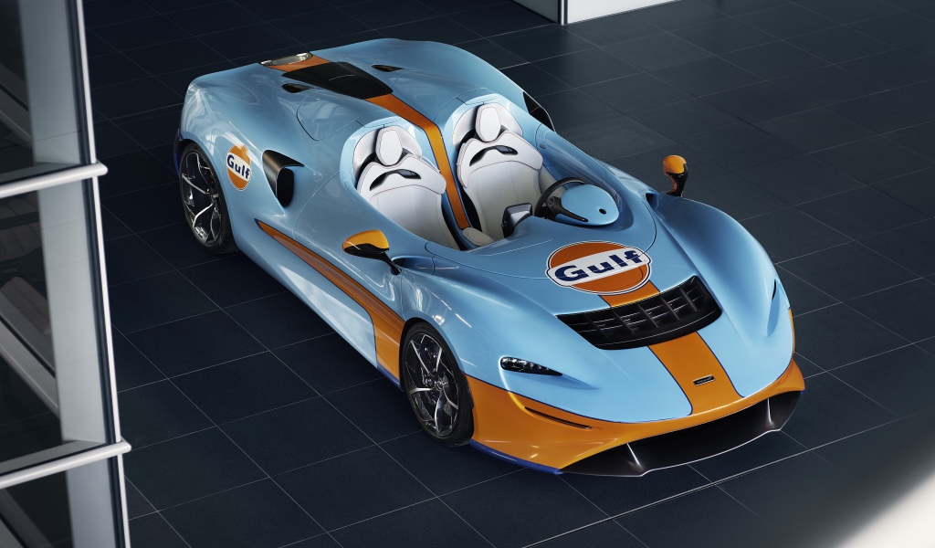 Спортивный автомобиль McLaren Elva Gulf Theme By MSO 2021 года вид сверху