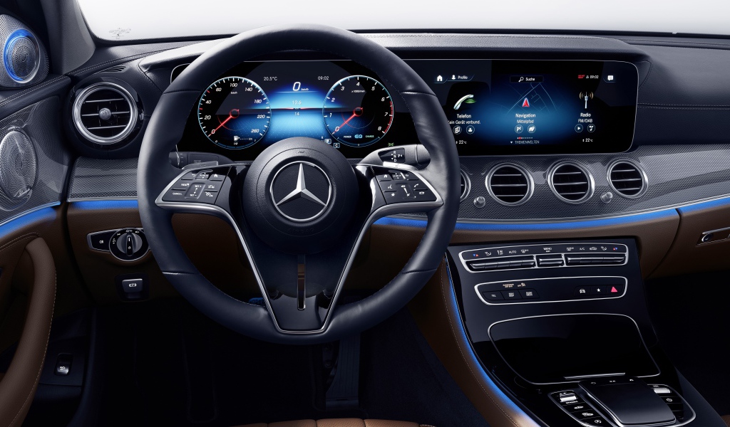Салон автомобиля Mercedes-Benz E-Klasse 2020 года 