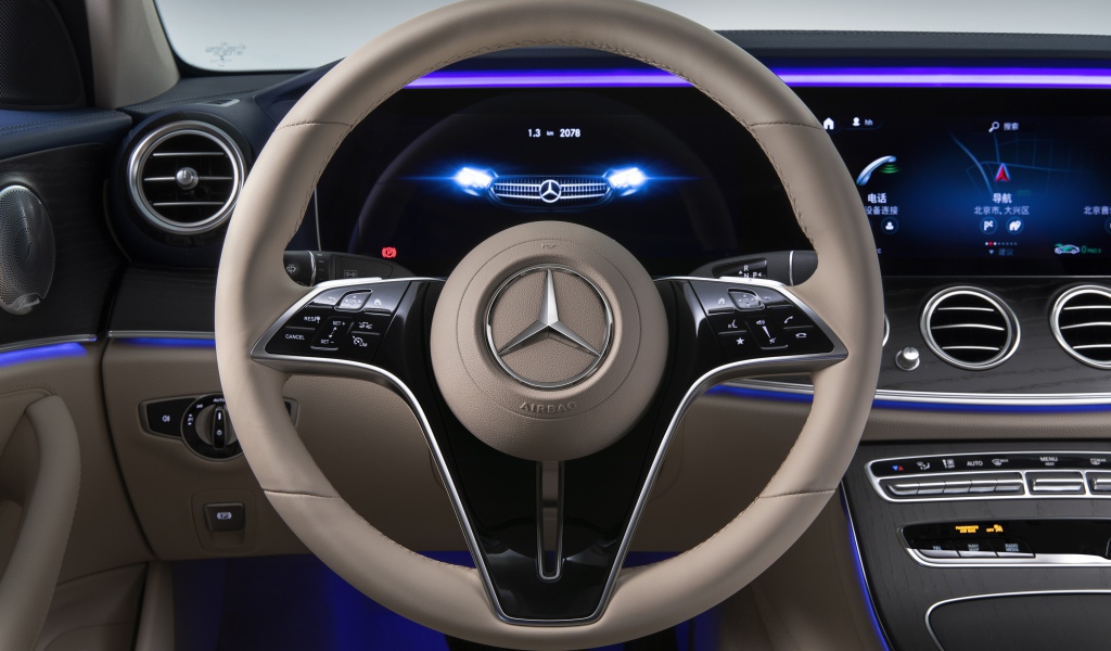 Руль автомобиля Mercedes-Benz E 350 L Exclusive Line 2020 года