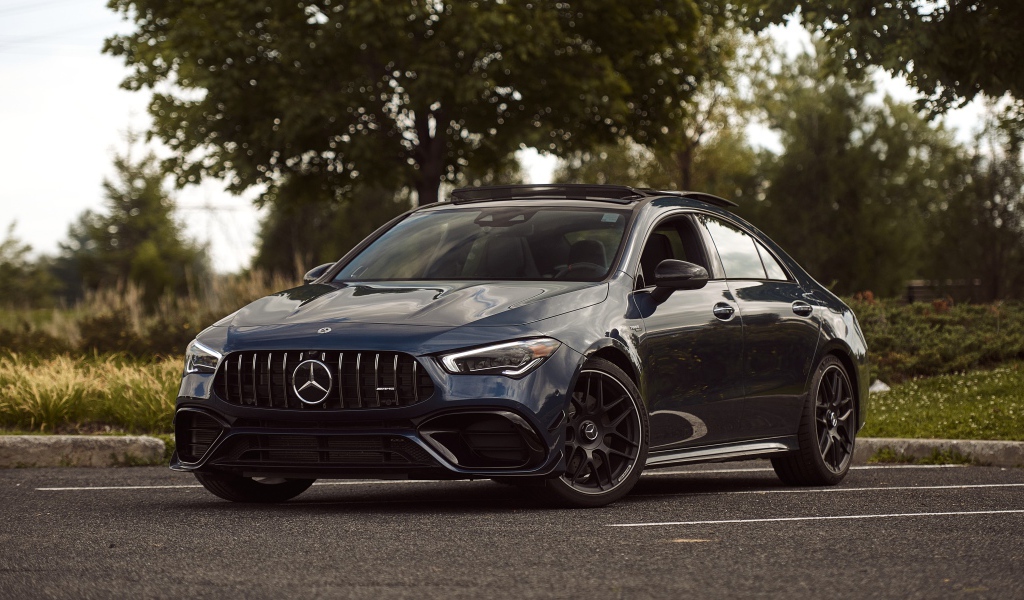 Черный автомобиль  Mercedes-AMG CLA 45 4MATIC, 2020 года 