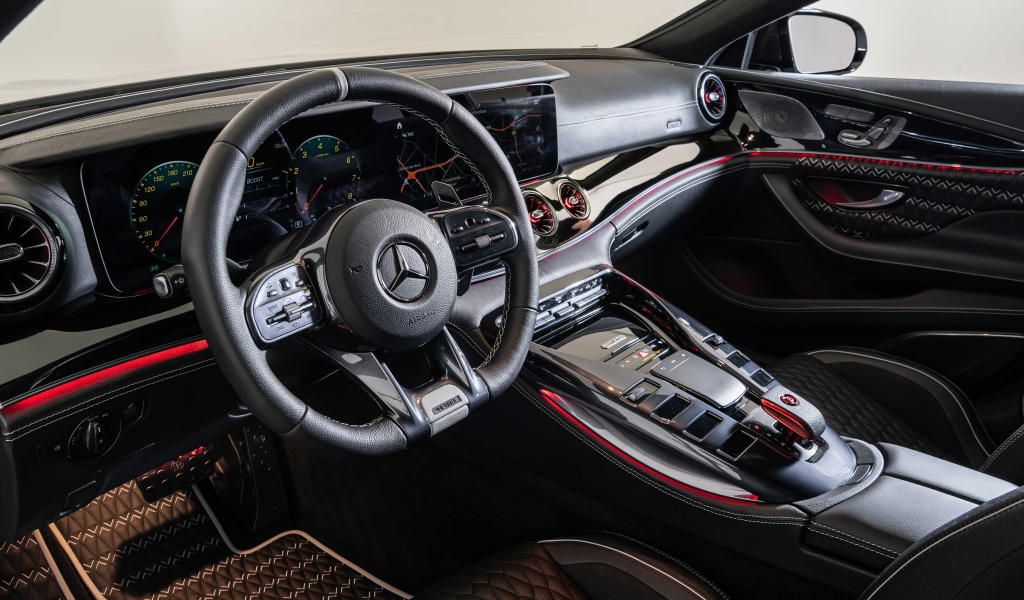 Черный кожаный салон автомобиля Brabus Rocket 900 One Of Ten Mercedes-AMG GT 63 S 4MATIC+