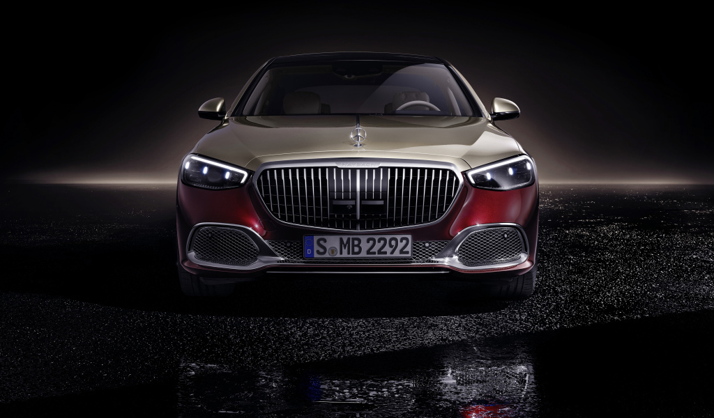 Автомобиль Mercedes-Maybach S 580,  2021 года вид спереди
