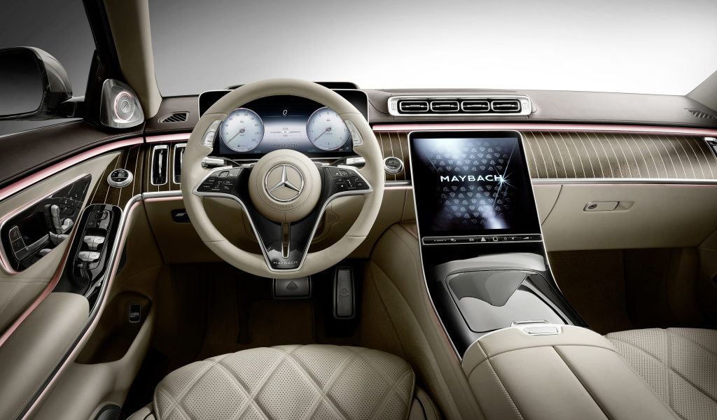 Стильный кожаный салон автомобиля  Mercedes-Maybach S 580,  2021 года
