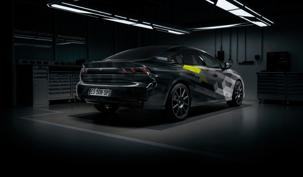 Автомобиль Peugeot 508, 2020 года в гараже