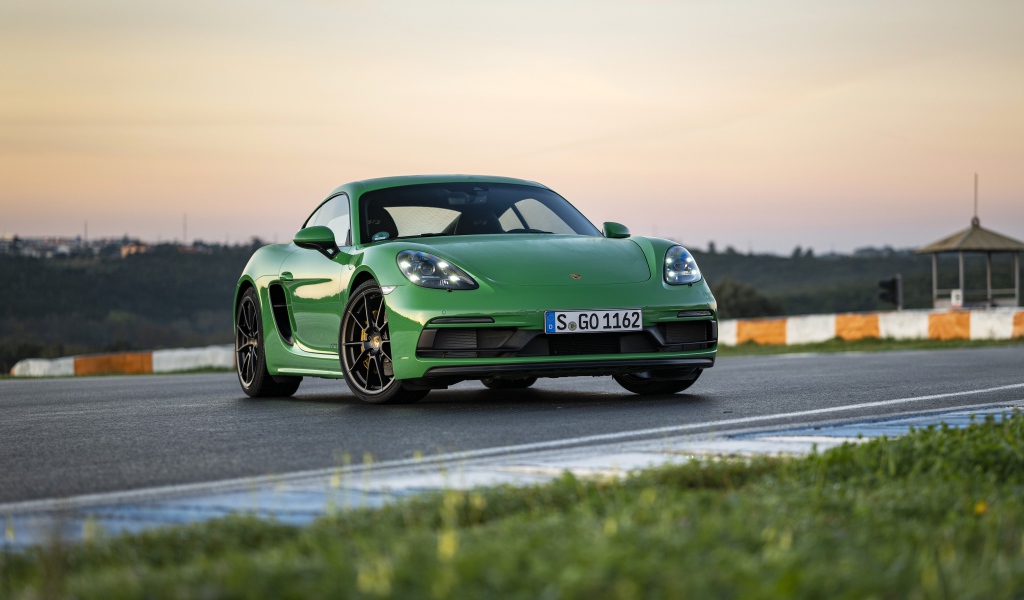 Автомобиль Porsche 718 Cayman GTS 4,  2020 года