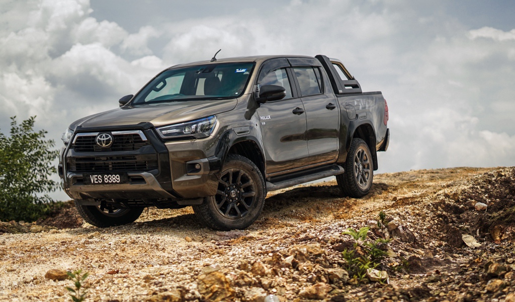 Внедорожник Toyota Hilux Rogue Double Cab 2020 года 