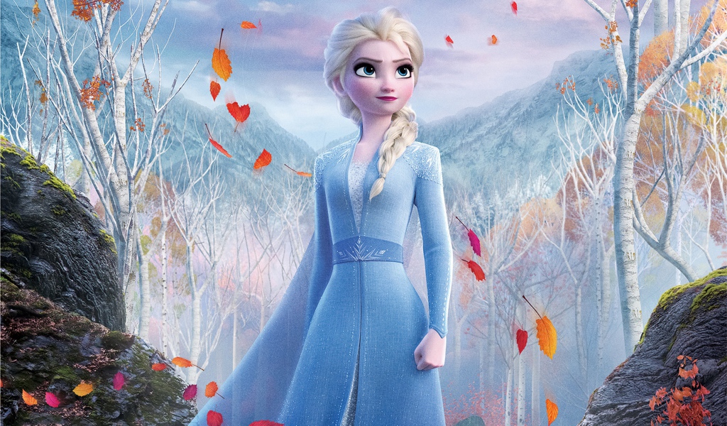 Красивая голубоглазая Эльза в лесу мультфильм Холодное сердце 2