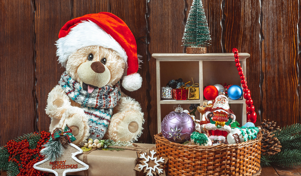 Мишка Тедди с подарками на Рождество 