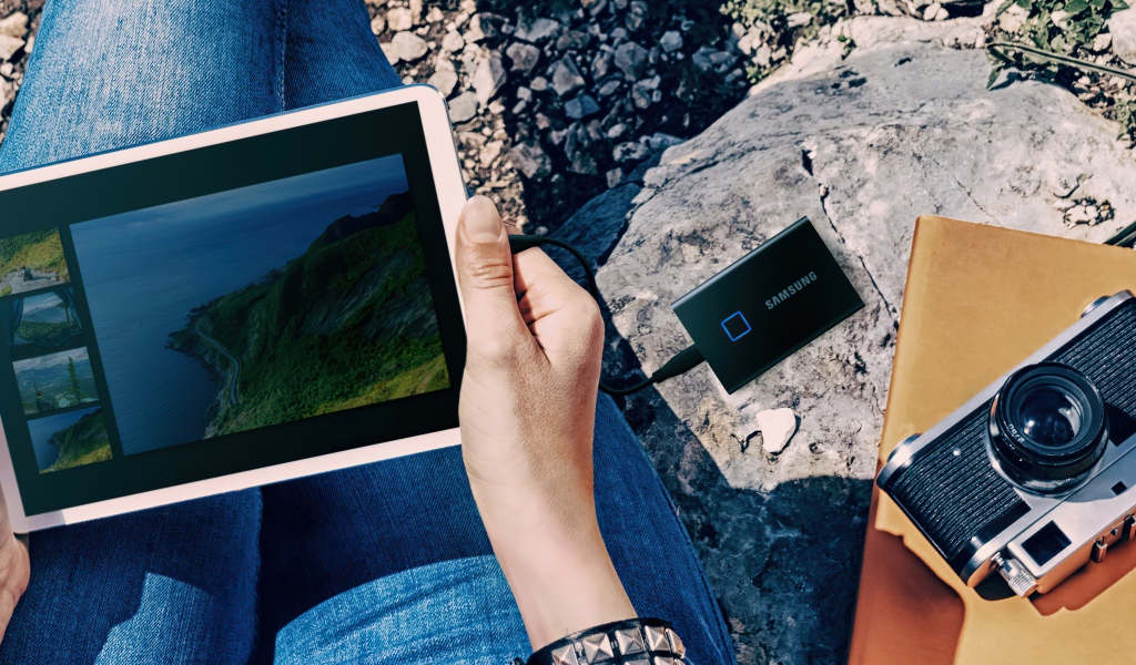 Портативный накопитель Samsung T7 Touch SSD, 2020