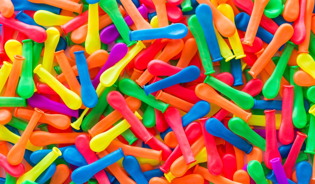 Разноцветные надувные шарики крупным планом