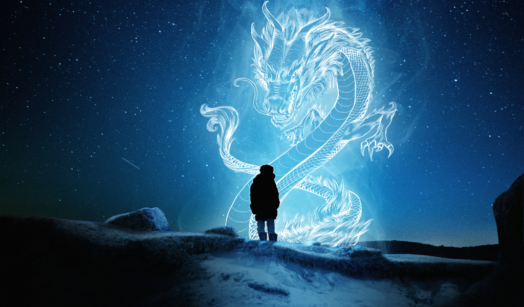 Человек смотрит на большого китайского дракона в звездном небе 