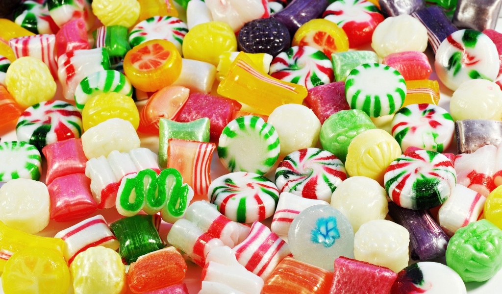 Вкусные разноцветные конфеты крупным планом