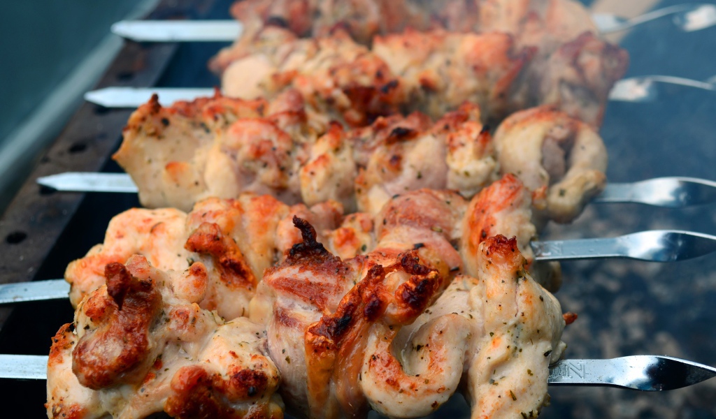 Вкусный шашлык из свинины на мангале 