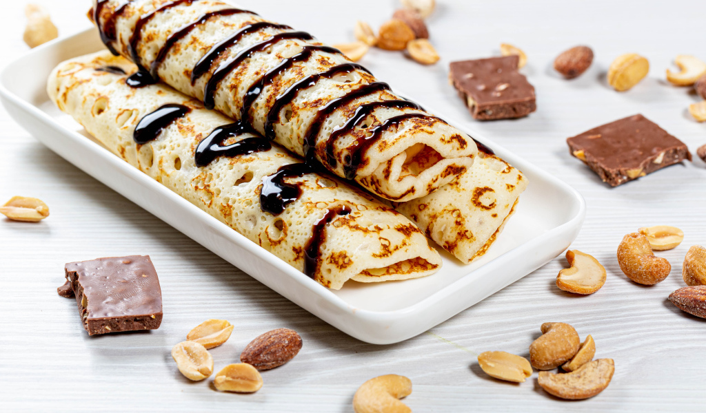 Блины с шоколадом и орехами на праздник Масленица 2020 