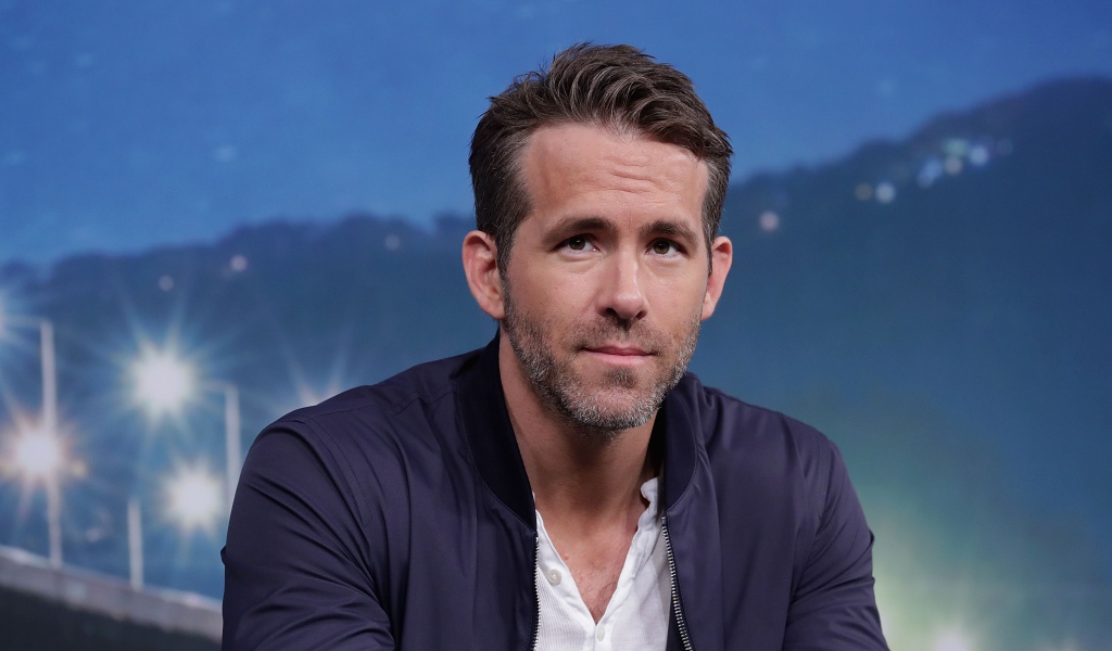 Актер Райан Рейнольдс с бородой