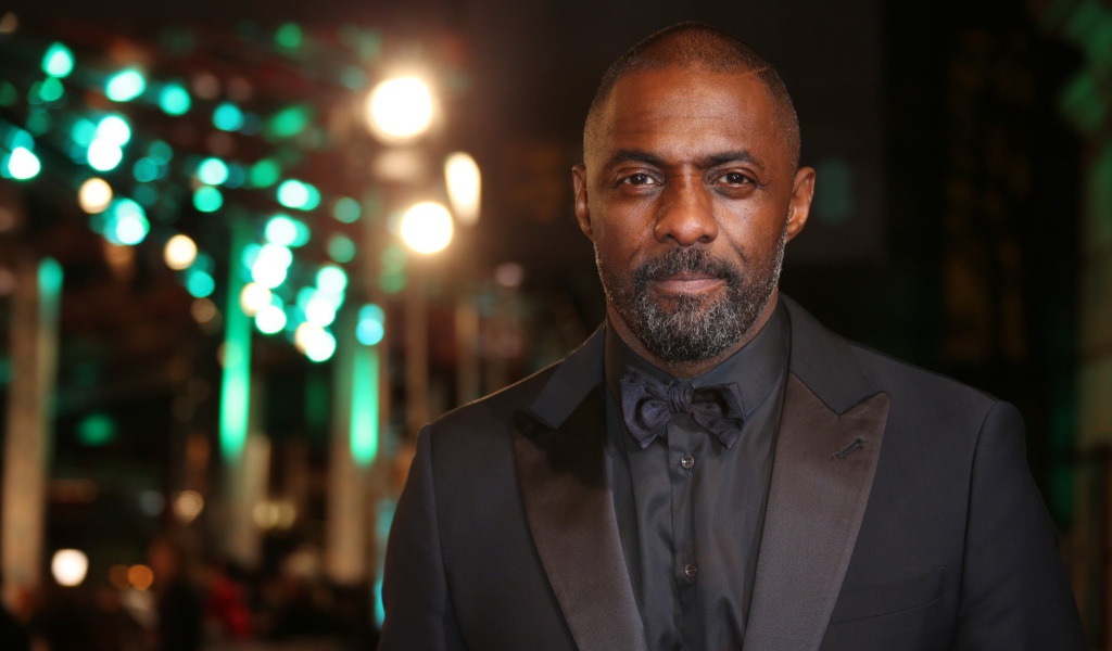 Британский актер Идрис Эльба  в костюме