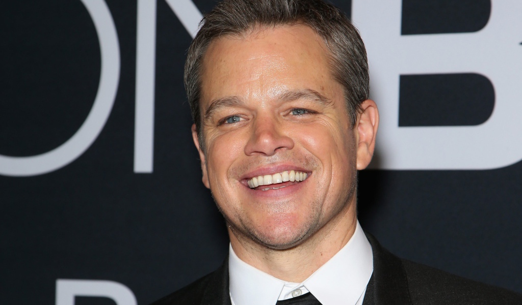 Улыбающийся мужчина, актер Мэтт Деймон