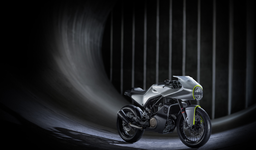 Серебристый мотоцикл Husqvarna Vitpilen 401 