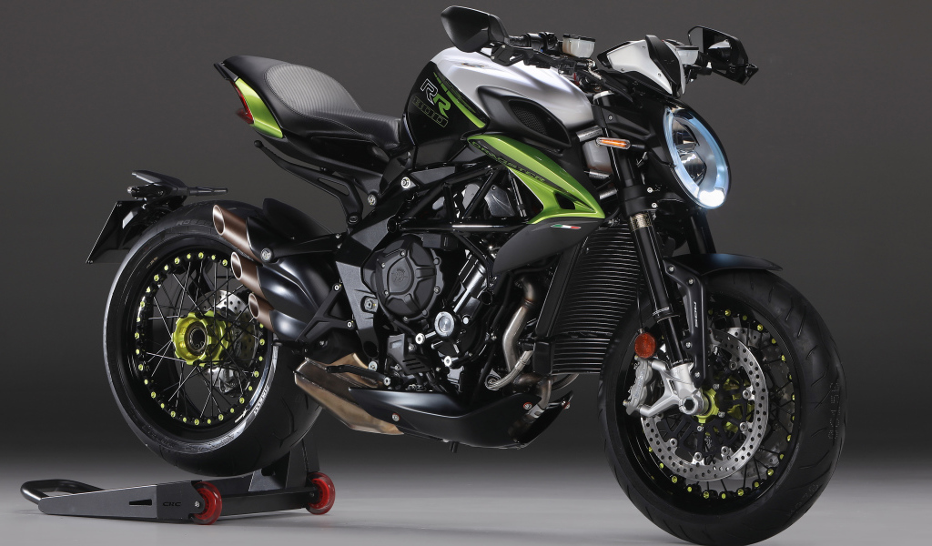 Мотоцикл Agusta Dragster 800 RR 2020 года на сером фоне