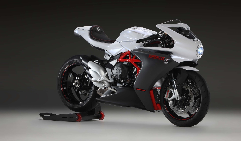 Мотоцикл Agusta Superveloce 800,  2020 года на сером фоне