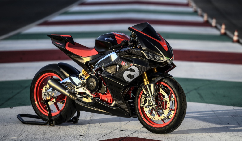 Спортивный мотоцикл Aprilia RS 660 2020 года