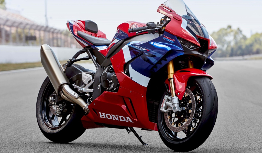 Спортивный мотоцикл  Honda CBR1000RR R SP, 2020 года