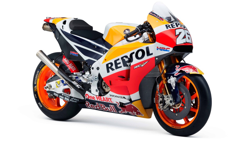 Мотоцикл гоночный honda на белом фоне