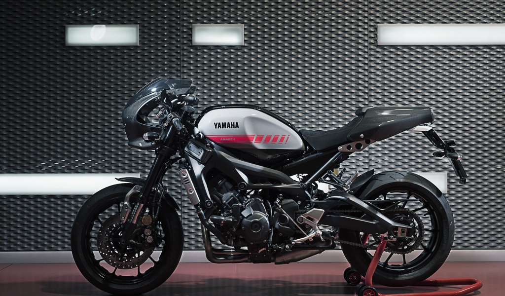Yamaha Tuning XSR90 motorcycle side view