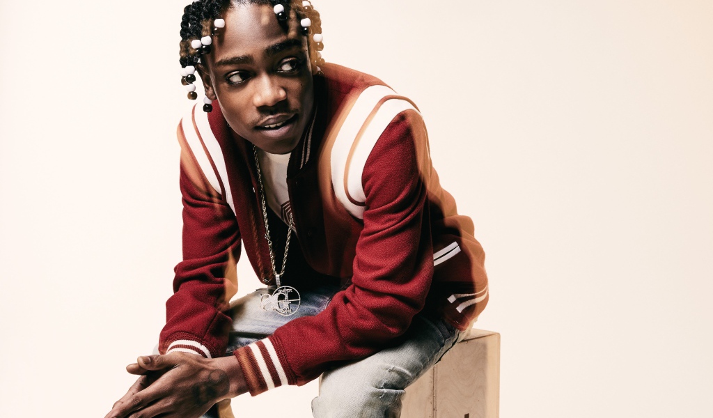 Американский рэпер  22Gz на белом фоне