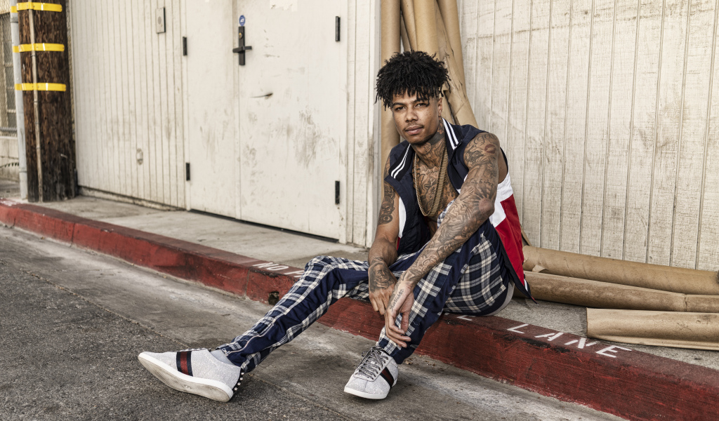 Американский рэпер Blueface  с татуировками на теле