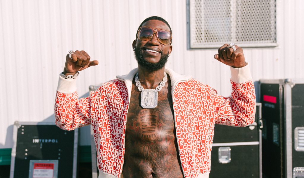 Американский рэпер  Gucci Mane с татуировками на теле
