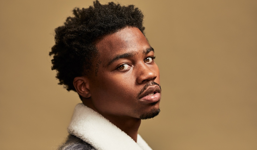 Американский рэпер Roddy Ricch крупным планом