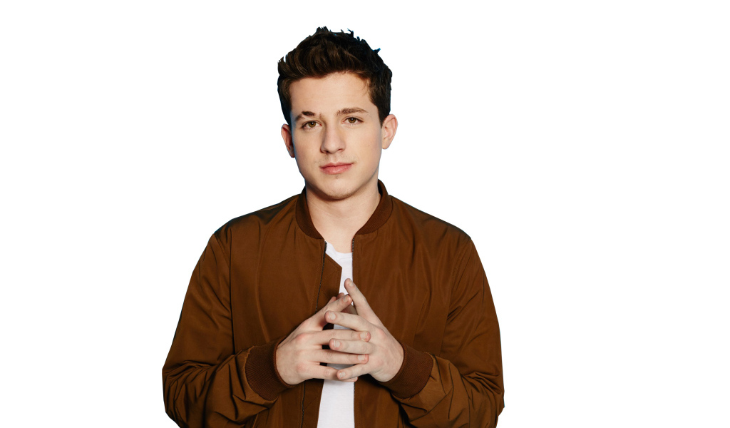 Американский певец Чарли Пут на белом фоне