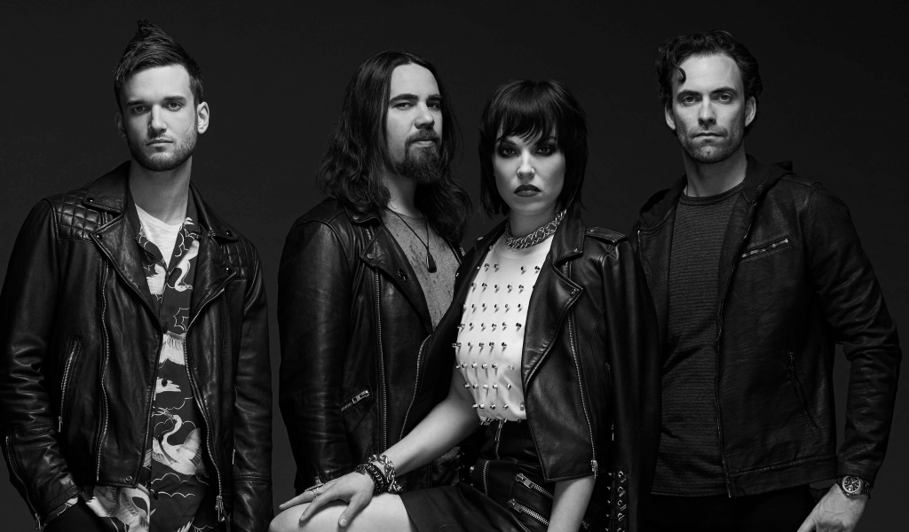 Рок группа Halestorm в кожаных куртках