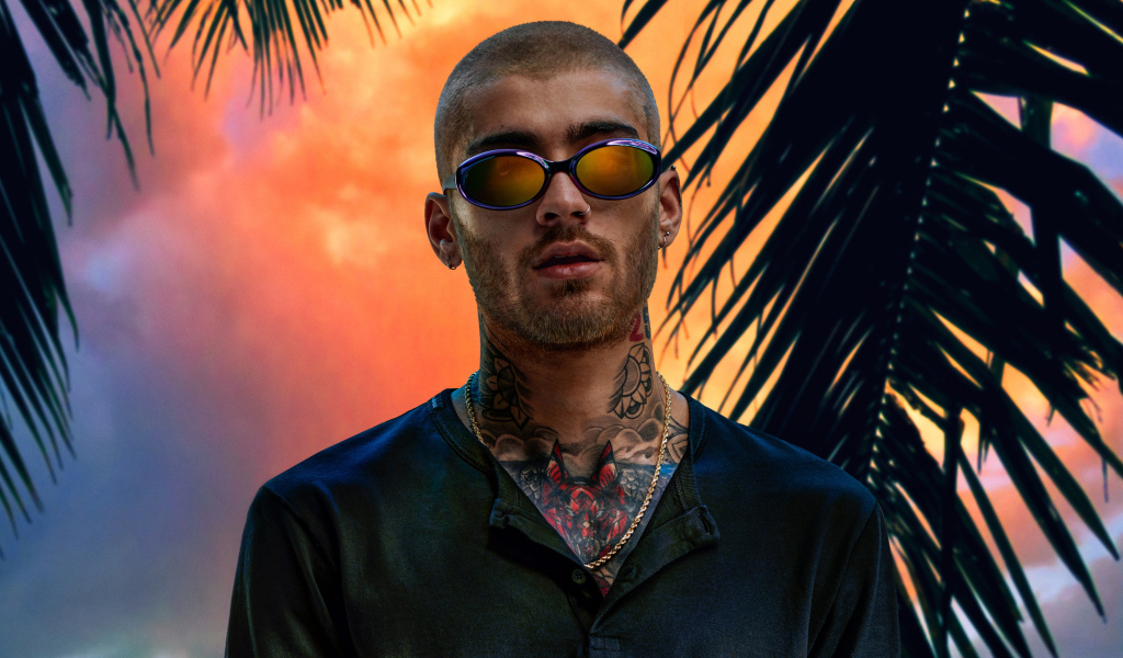 Певец Зейн Малик с татуировками на теле