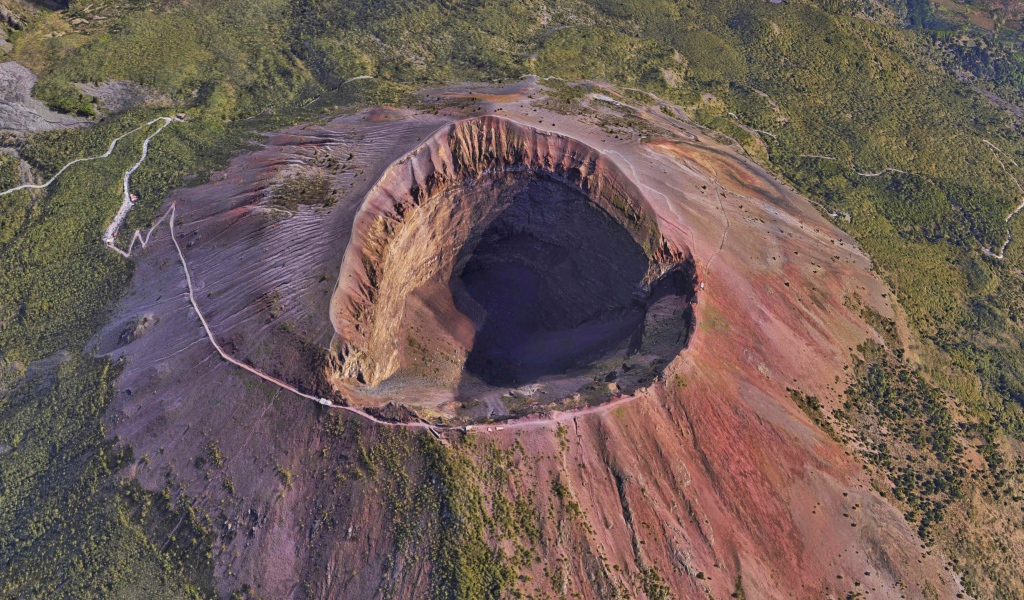 Кратер вулкана Везувий вид сверху