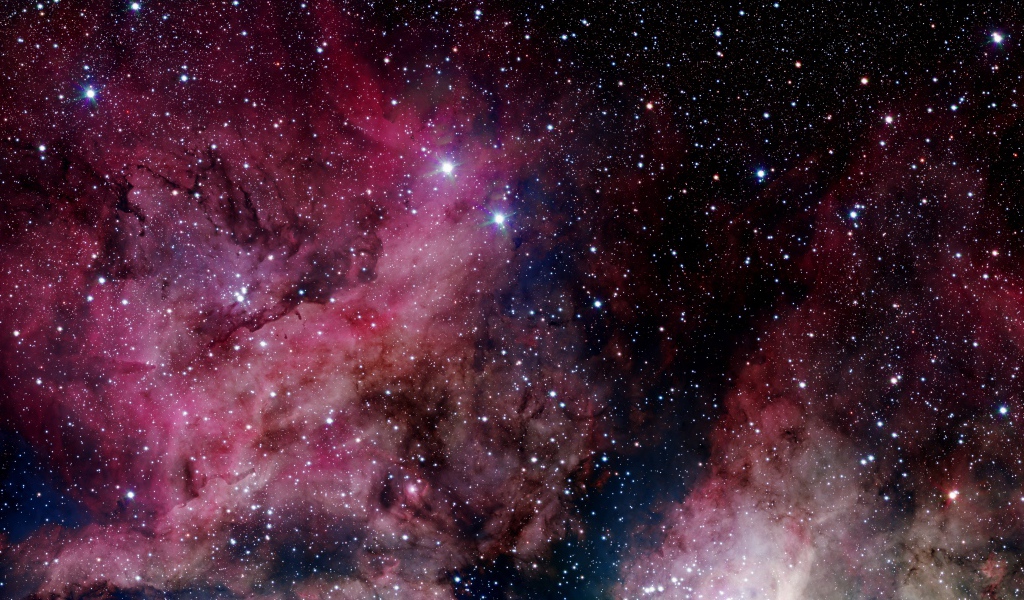 Красивый розовый млечный путь в ночном звездном небе