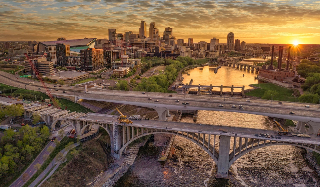 Вид город Сент- Пол закате солнца, штат Мин нанесота. США