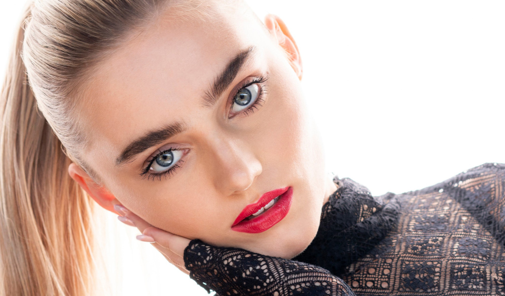 Актриса Мэг Доннелли лицо крупным планом