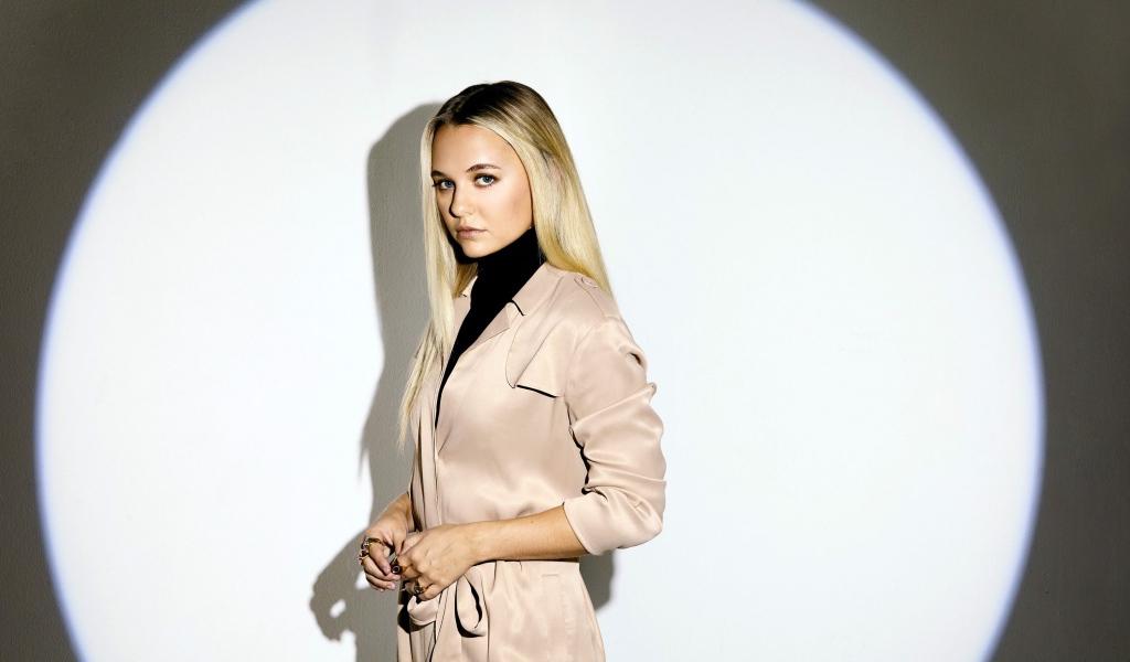 Американская актриса Мэдисон Айсмен