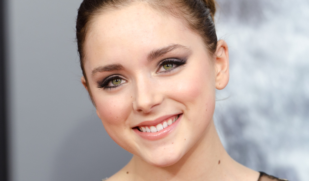Милая улыбка молодой актрисы Мэдисон Девенпорт