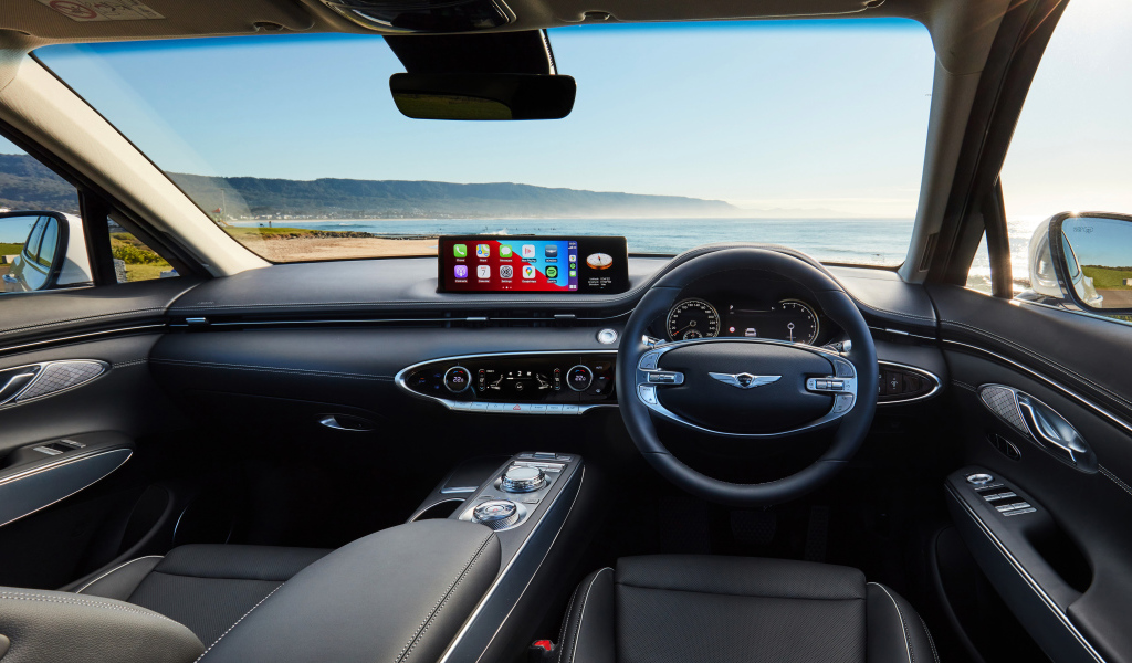 Черный салон автомобиля Genesis GV70 2.5T 2021 года