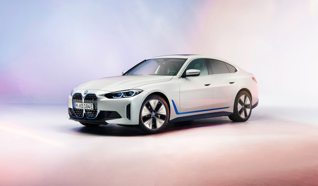 Дорогой автомобиль BMW I4 2021 года